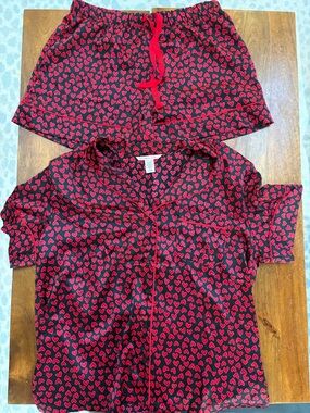 Victoria's Secret Black and Red Heart Print Pajama Top